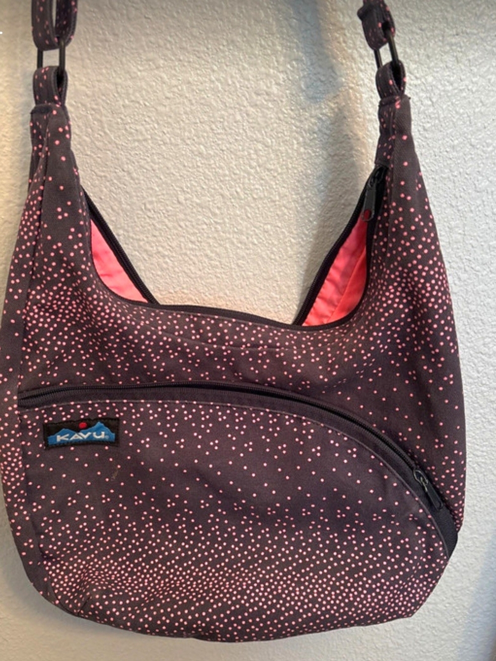 Kavu Black Shoulder Bag with Pink Dot Pattern
